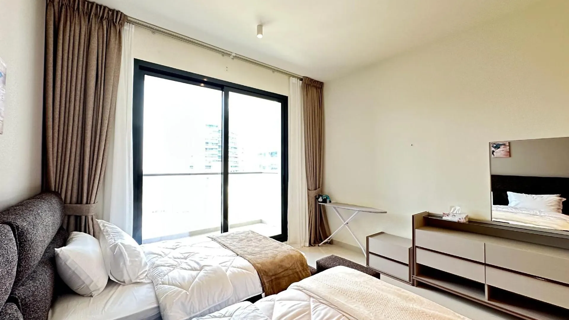 Elegant 1-Bedroom Apartment In Dubai Silicon Oasis - By Alphatel Vacations 0*,