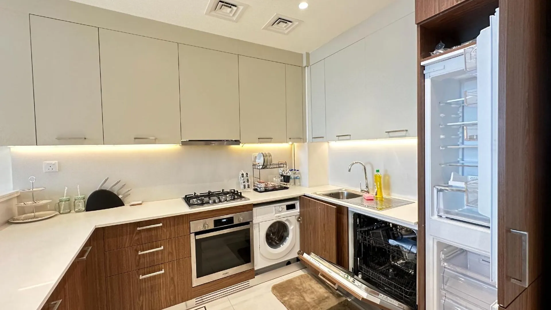 Elegant 1-Bedroom Apartment In Dubai Silicon Oasis - By Alphatel Vacations